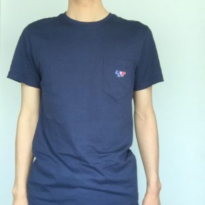 MAISON KITSUNE（メゾンキツネ）トリコロールワンポイントポケットTシャツ上半身