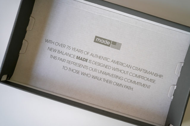 「アメリカで作ってるぞー！」という強烈なメッセージを持った箱と紙